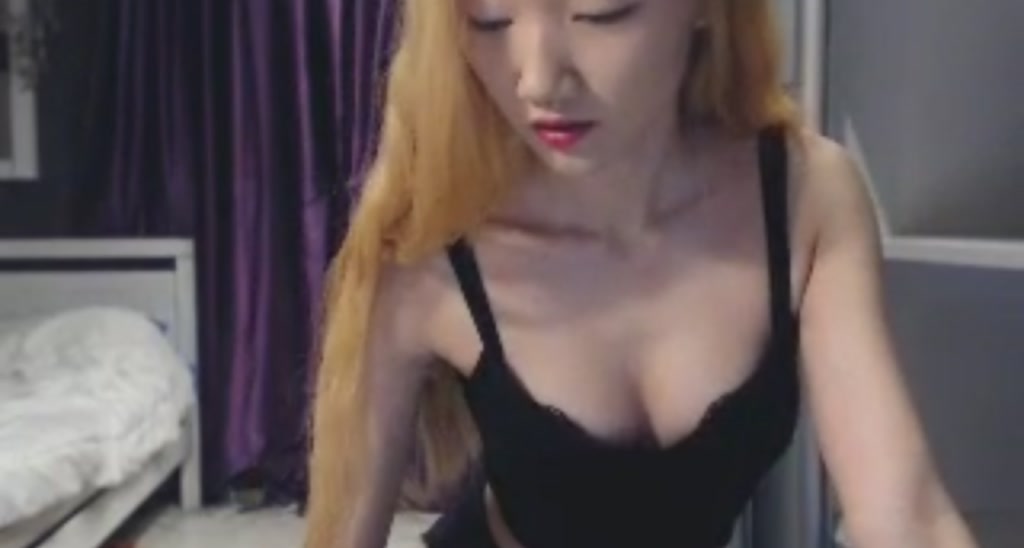 FoxyHyuna video thumbnail