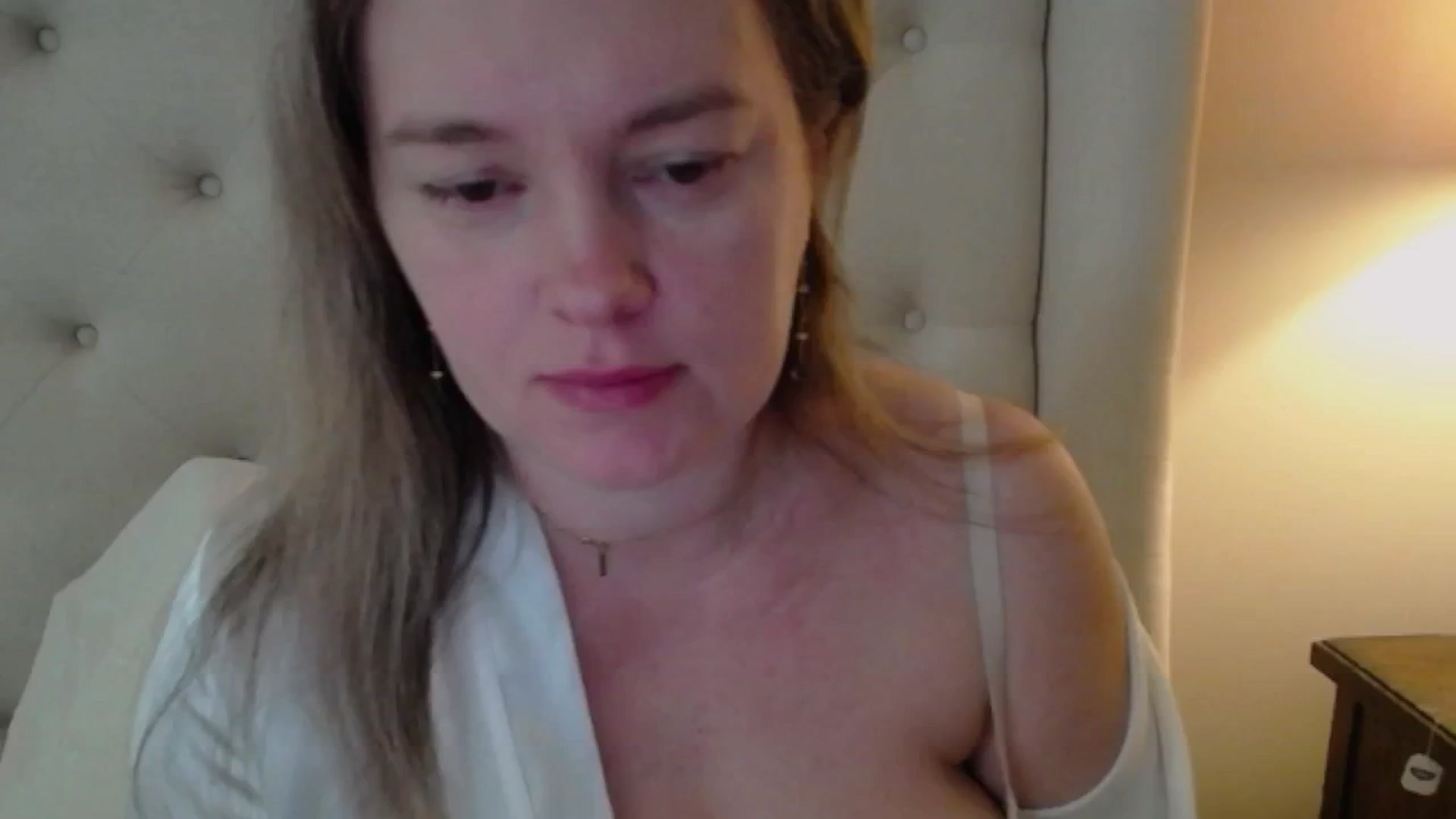 J0llye video thumbnail