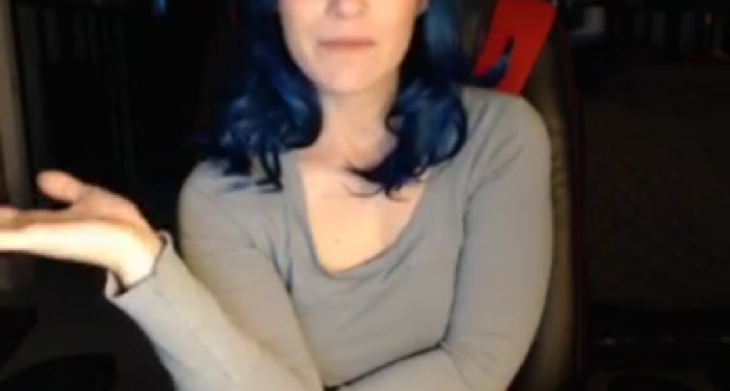 QueenEllie video thumbnail