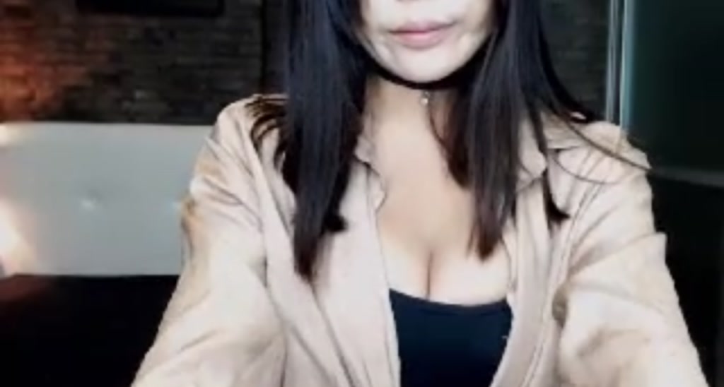 LeenaQ video thumbnail