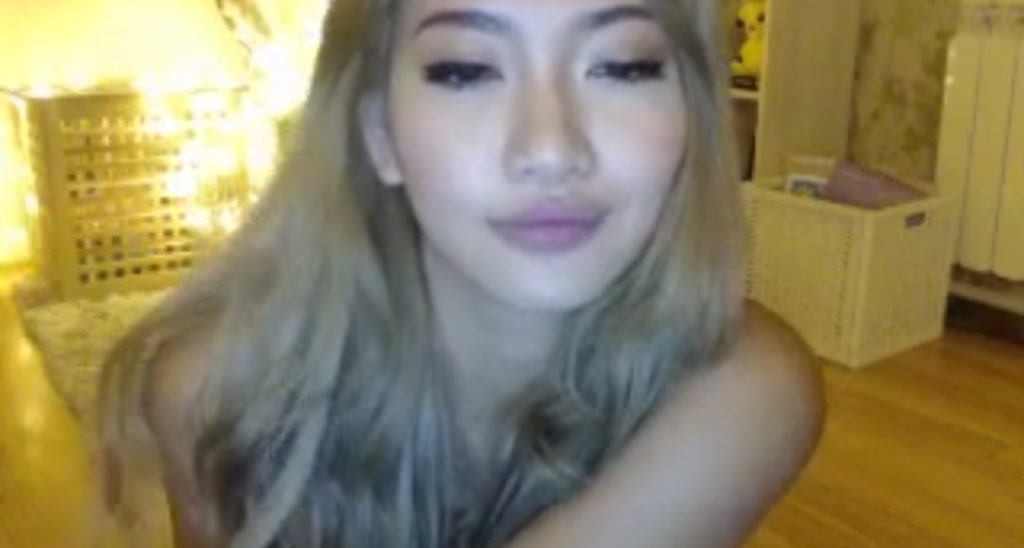 MissReinaT video thumbnail