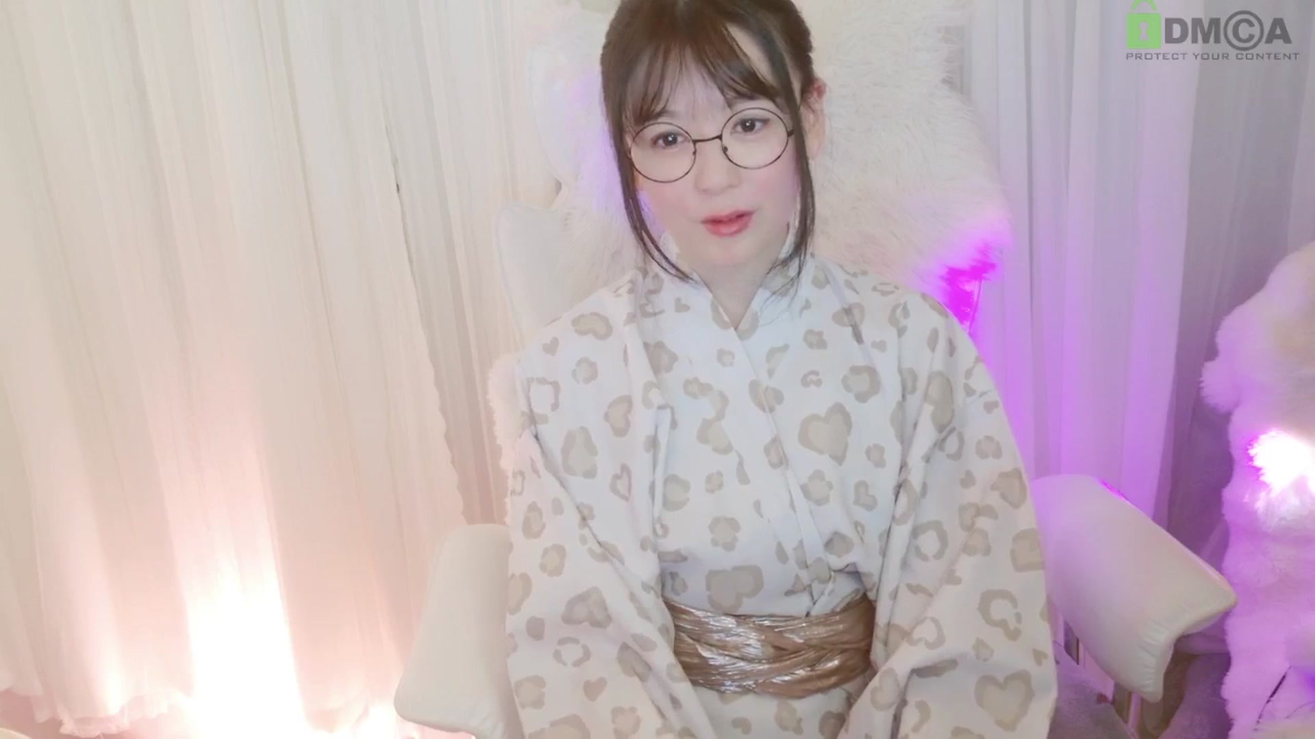 meowtheworld video thumbnail