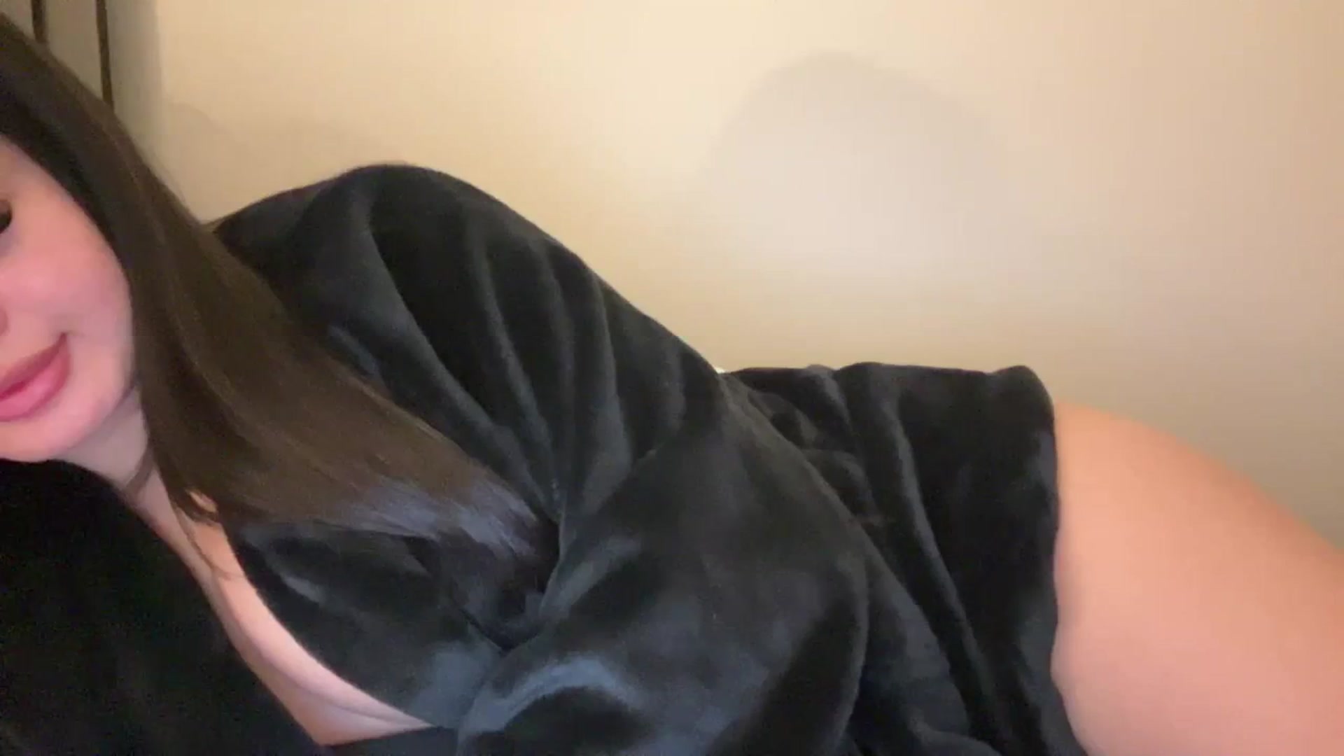MsAkira video thumbnail