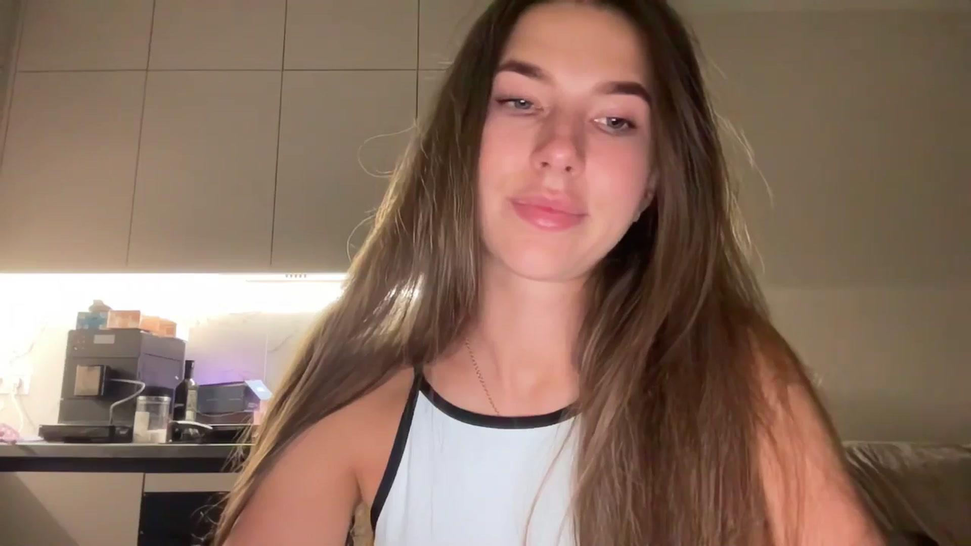 kissfreeze video thumbnail