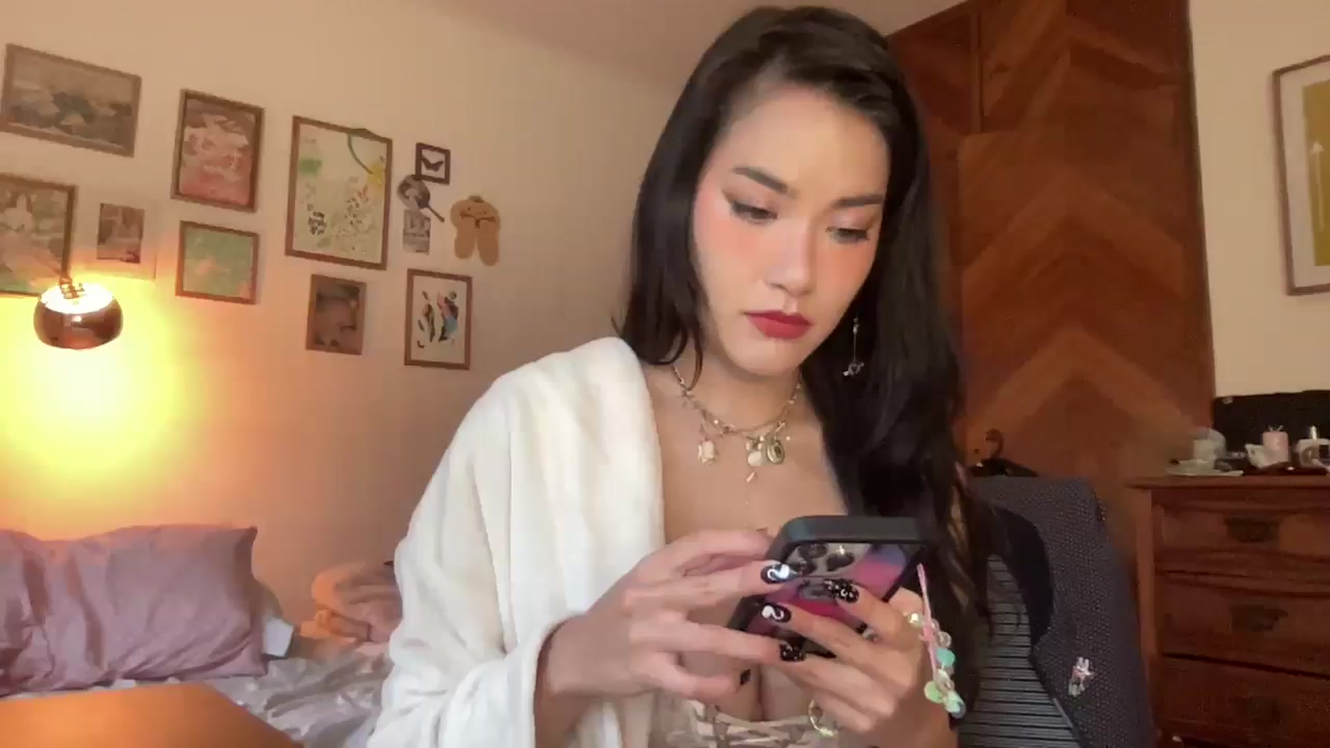 LuluArtist video thumbnail