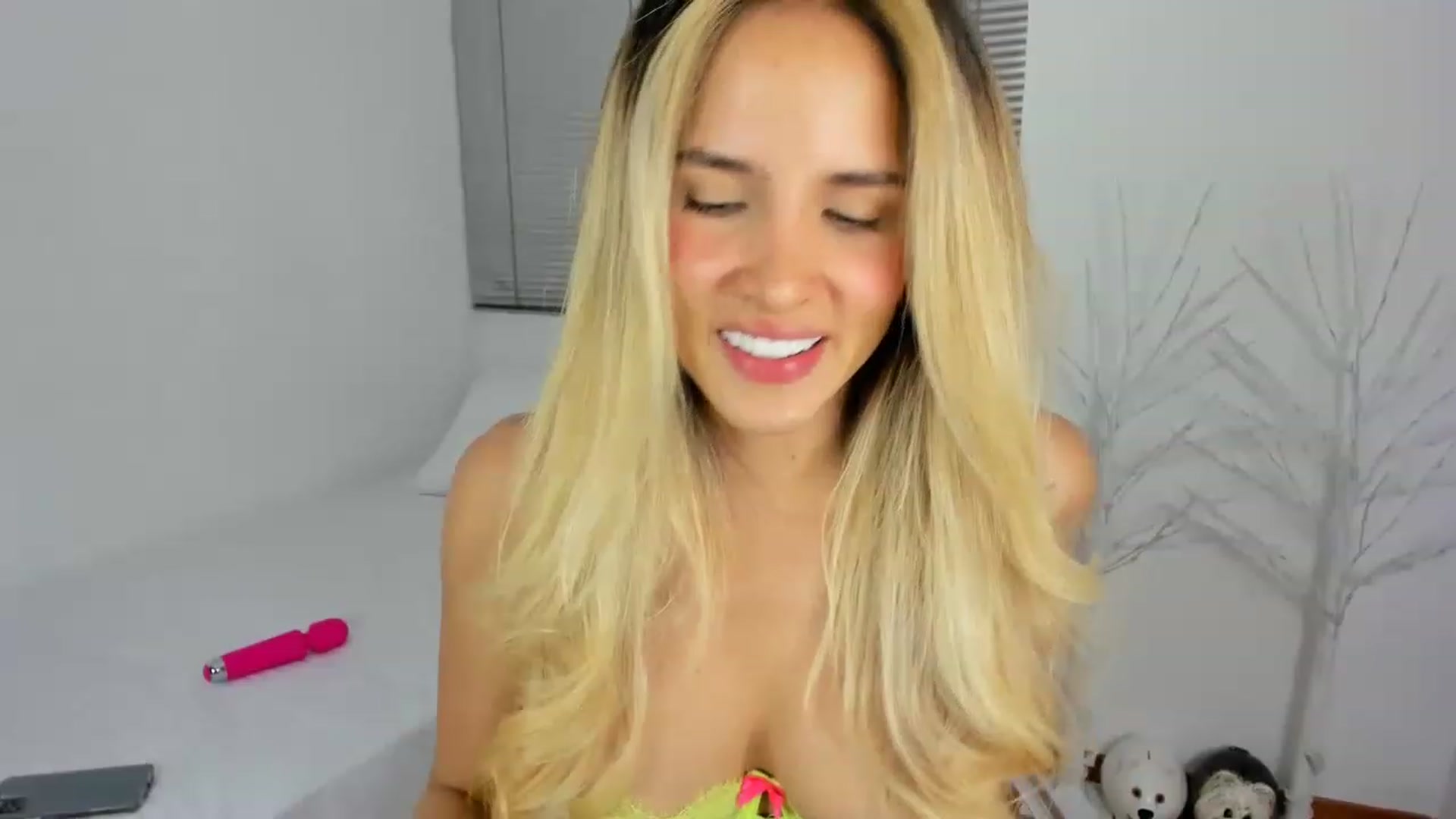 EMILIANA_CRUZ video thumbnail