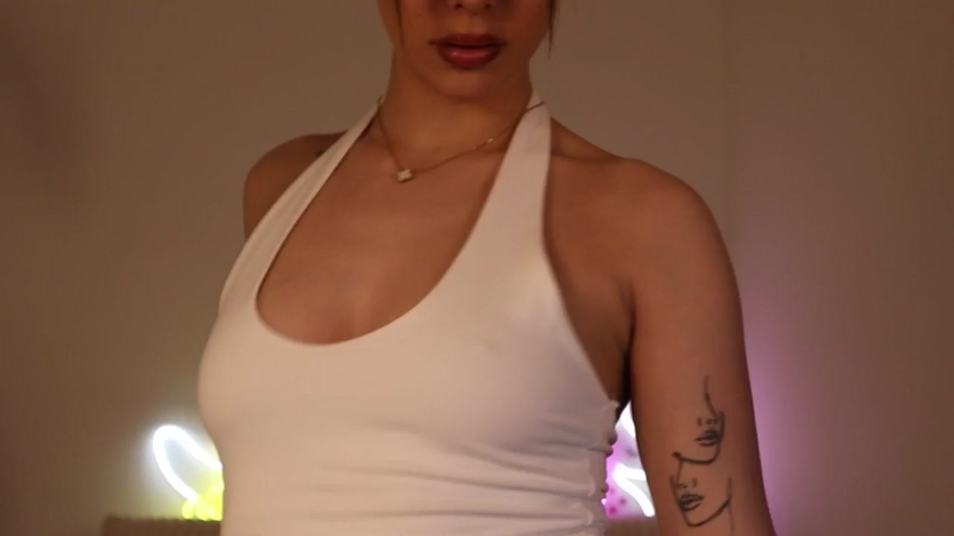 Naomii20 video thumbnail