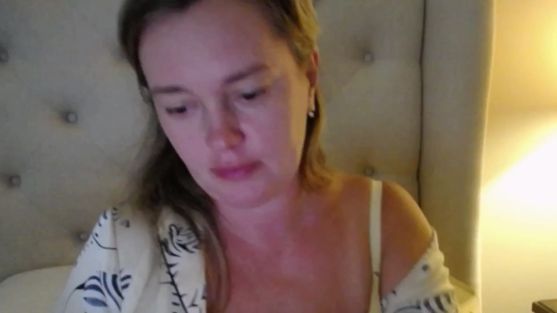 J0llye video thumbnail