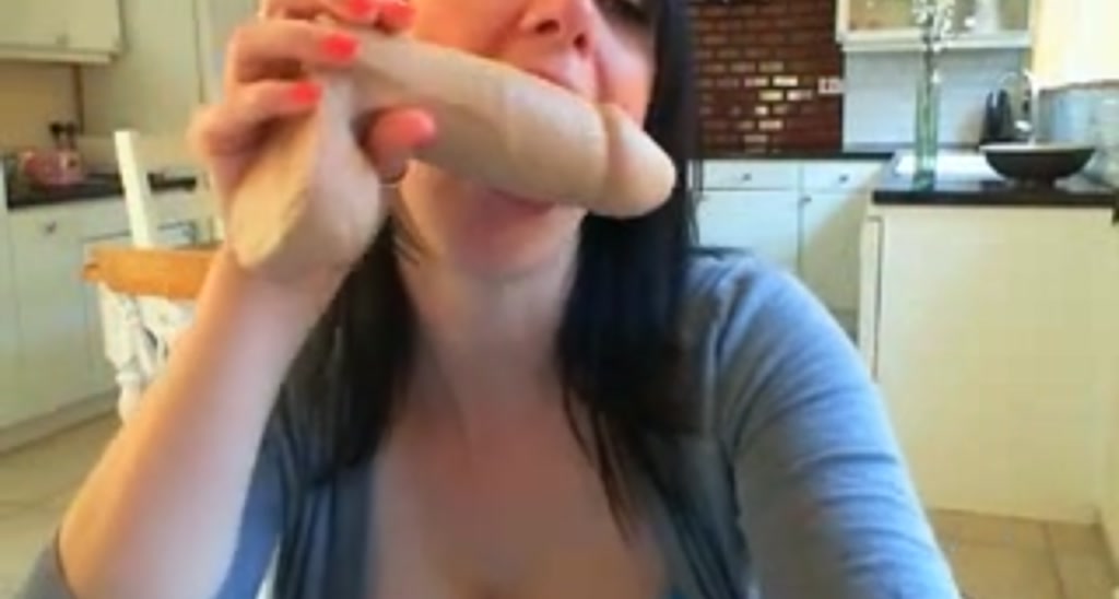 LucyLondon video thumbnail