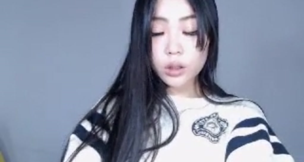 LeenaQ video thumbnail