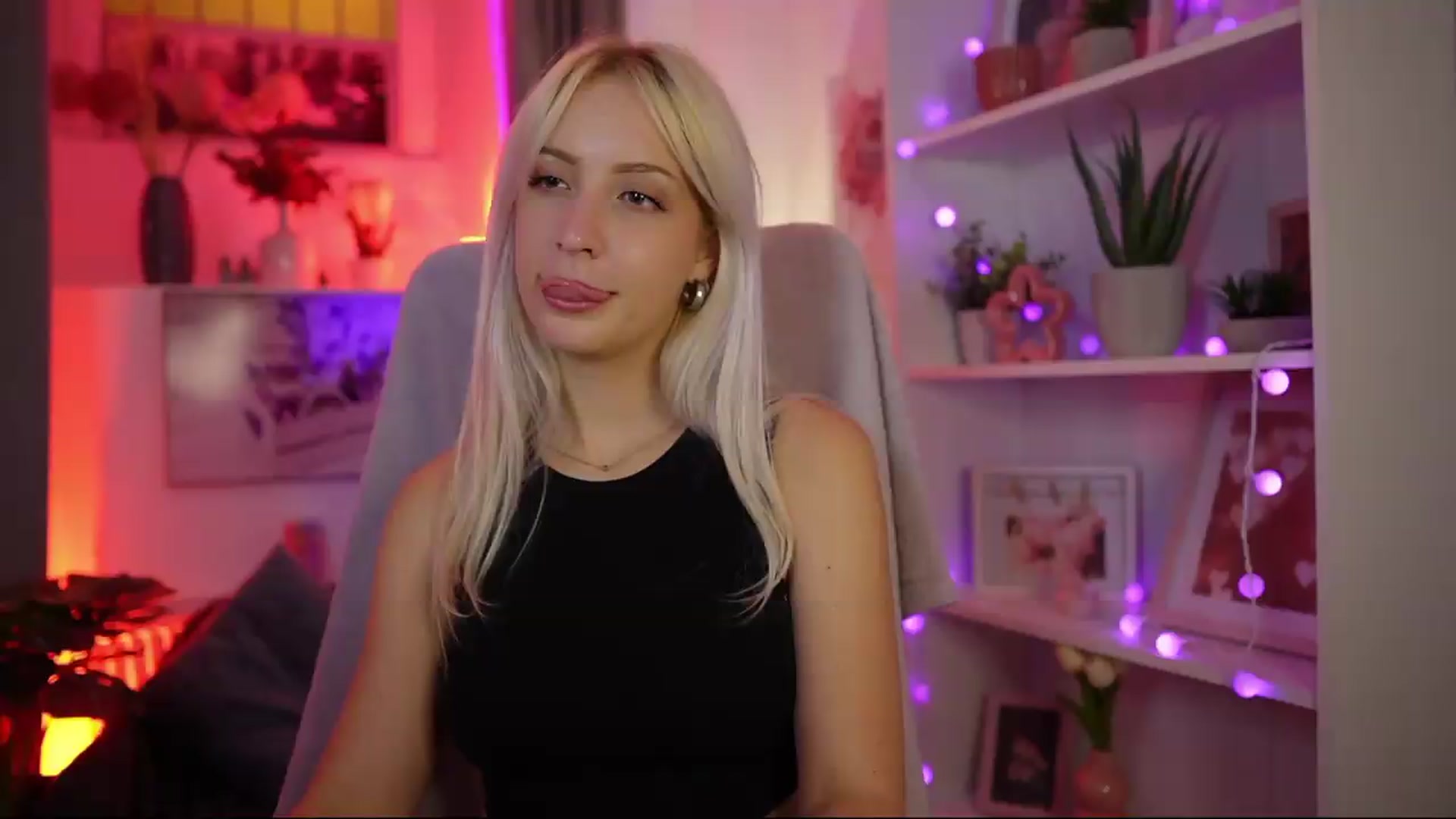 Lucy_Cutie video thumbnail