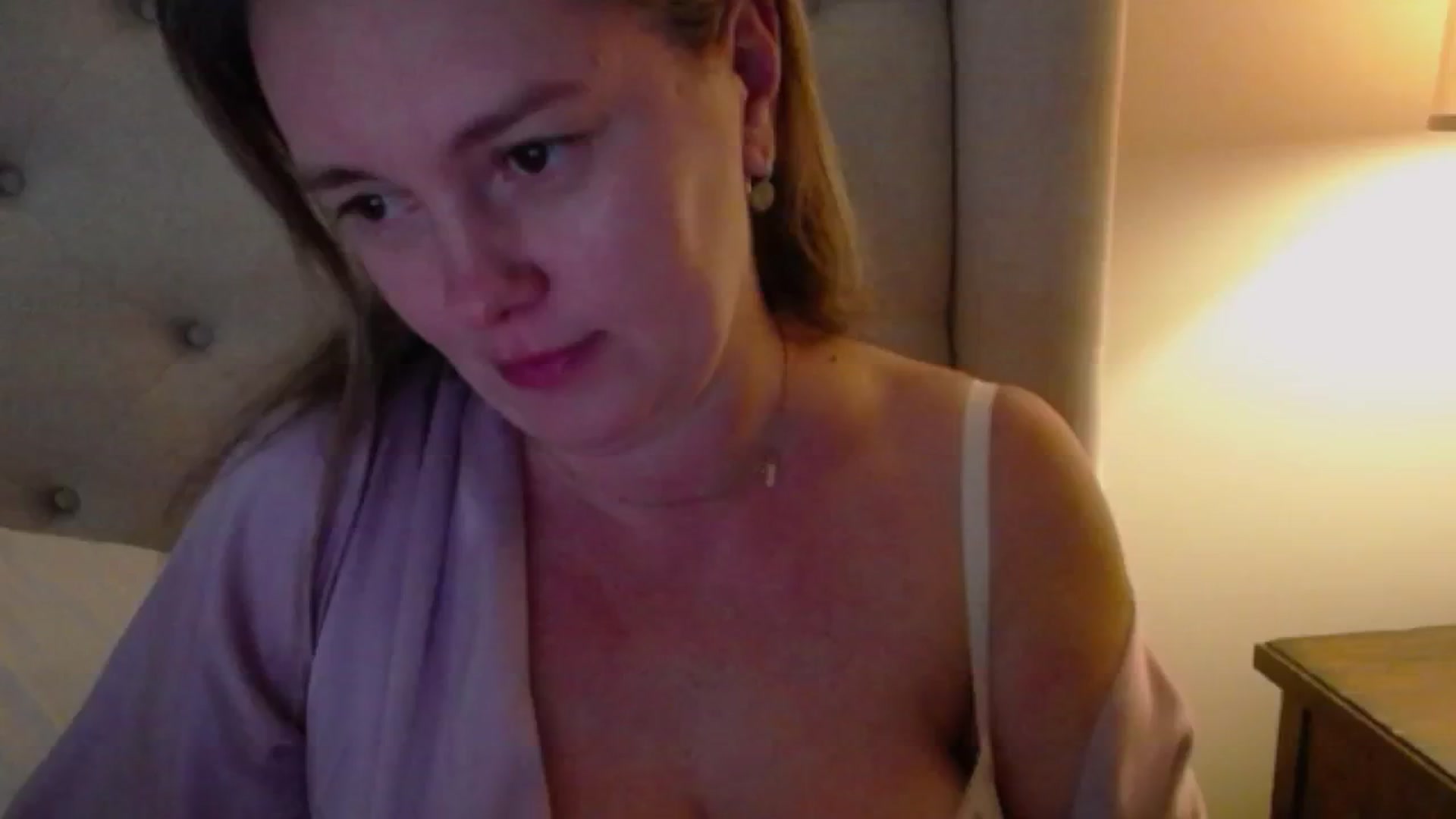 J0llye video thumbnail