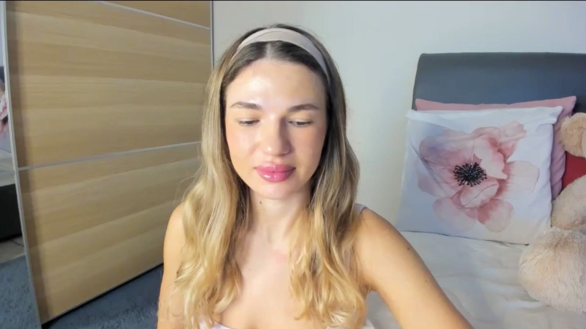 Dariadely video thumbnail