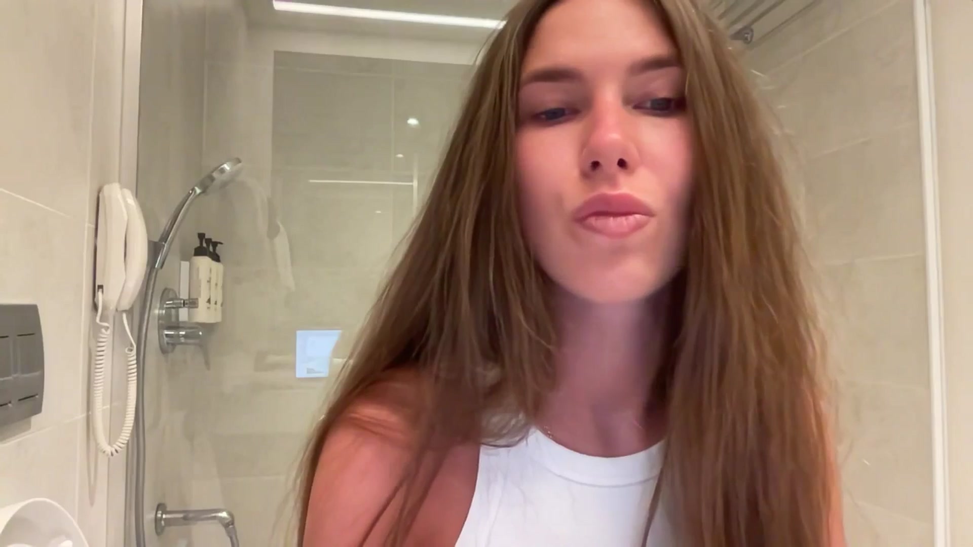 kissfreeze video thumbnail