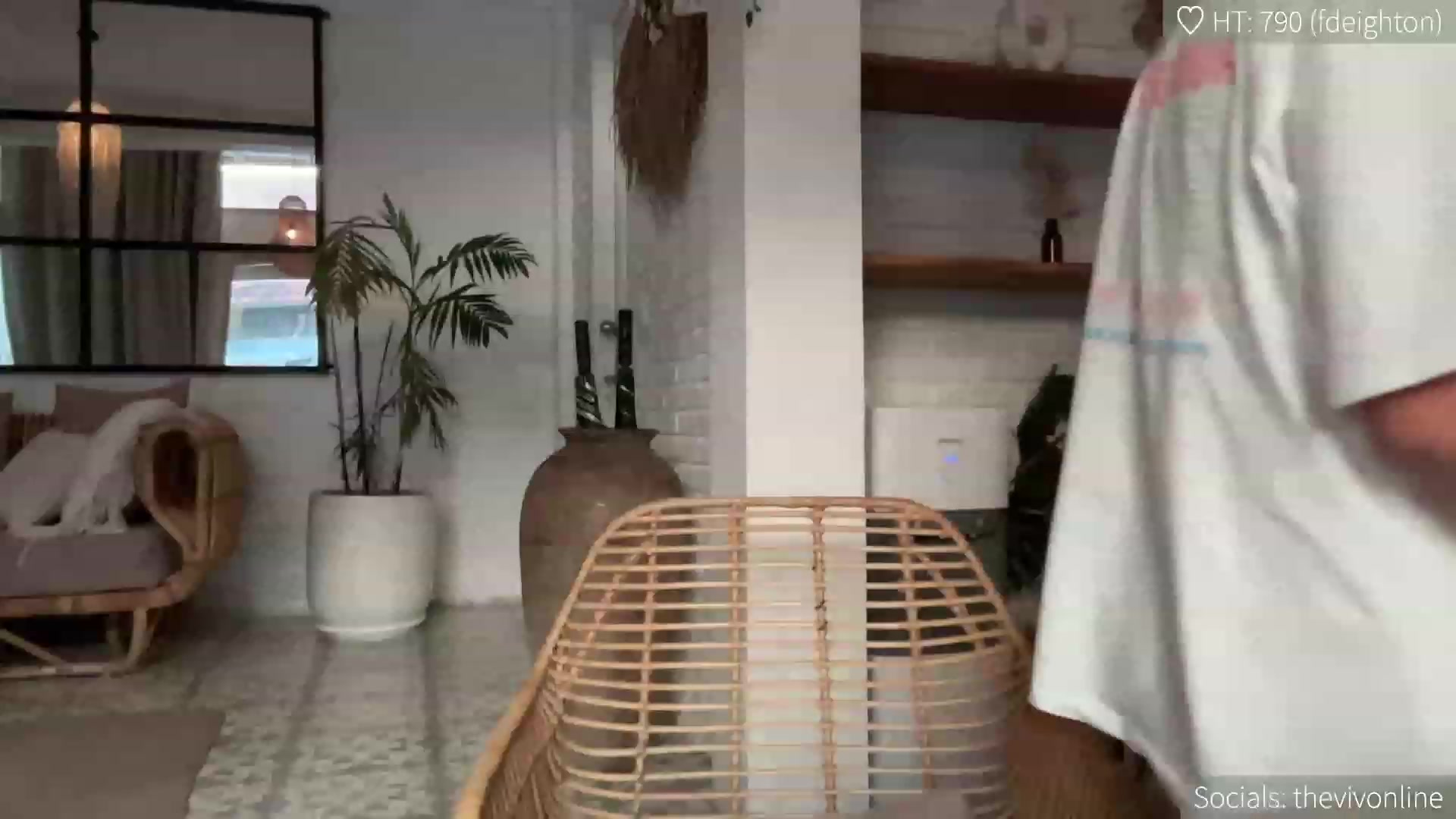 HelloViv video thumbnail