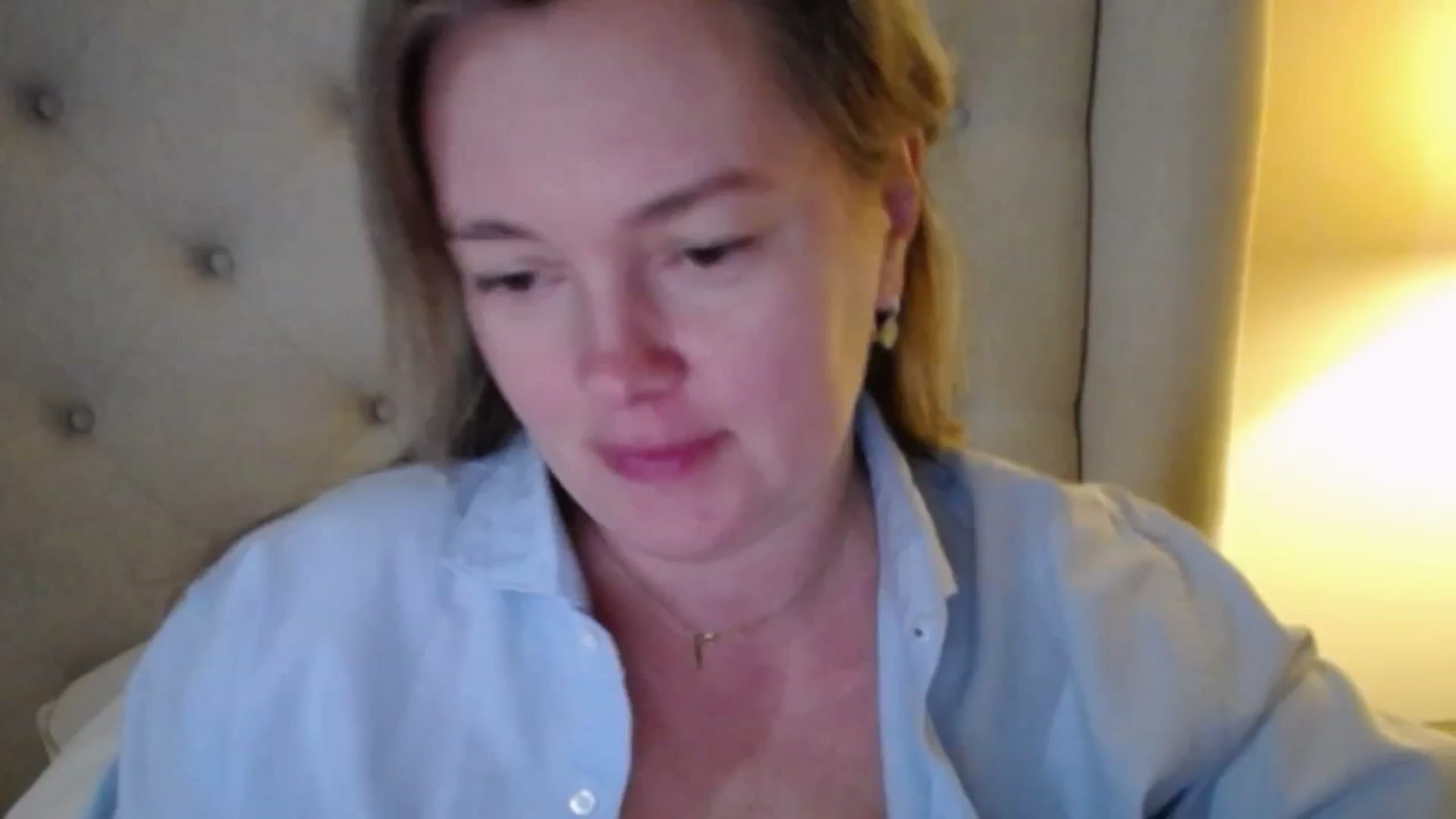 J0llye video thumbnail