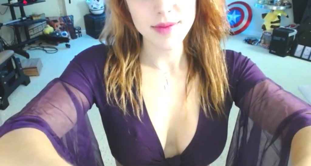MissMolly video thumbnail