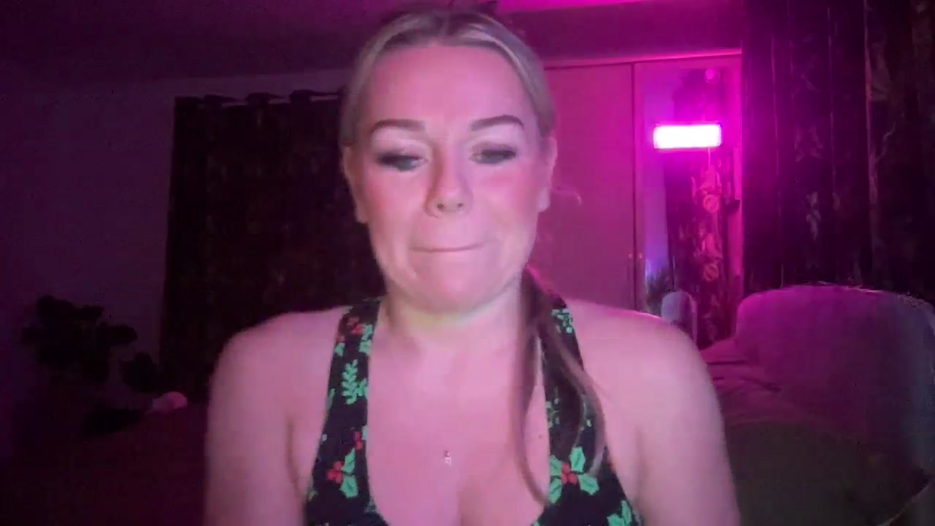LaraLaughs video thumbnail