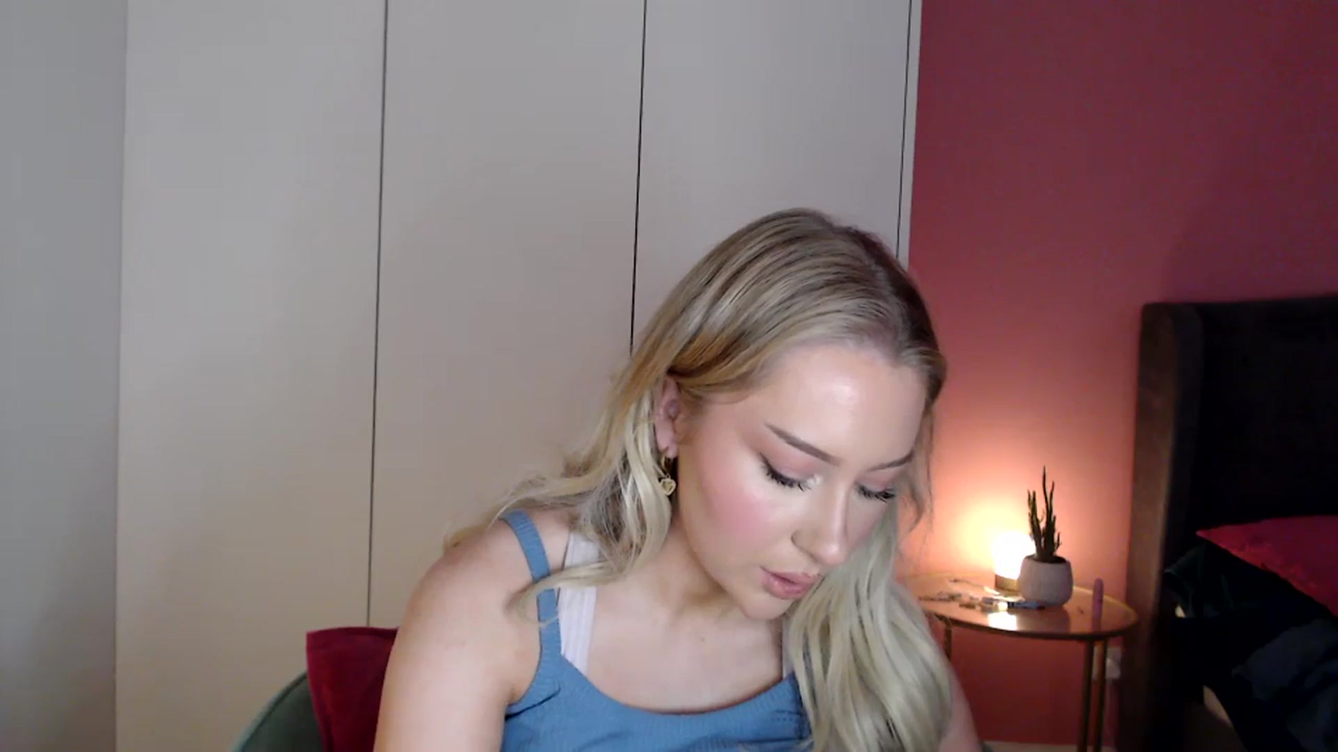 PetiteAvax video thumbnail