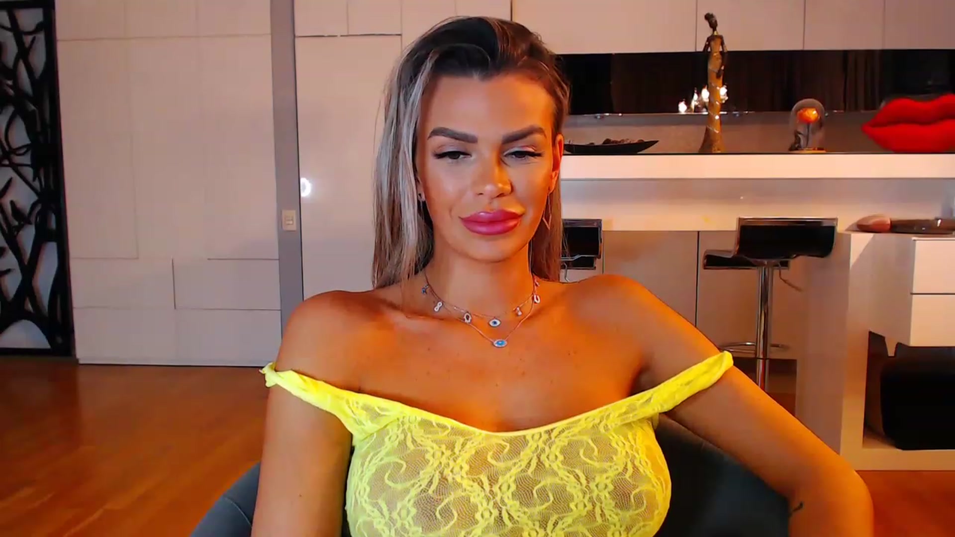 D_y_y video thumbnail