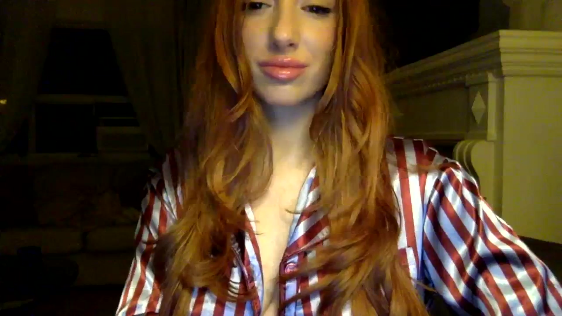 Roxiredlight video thumbnail