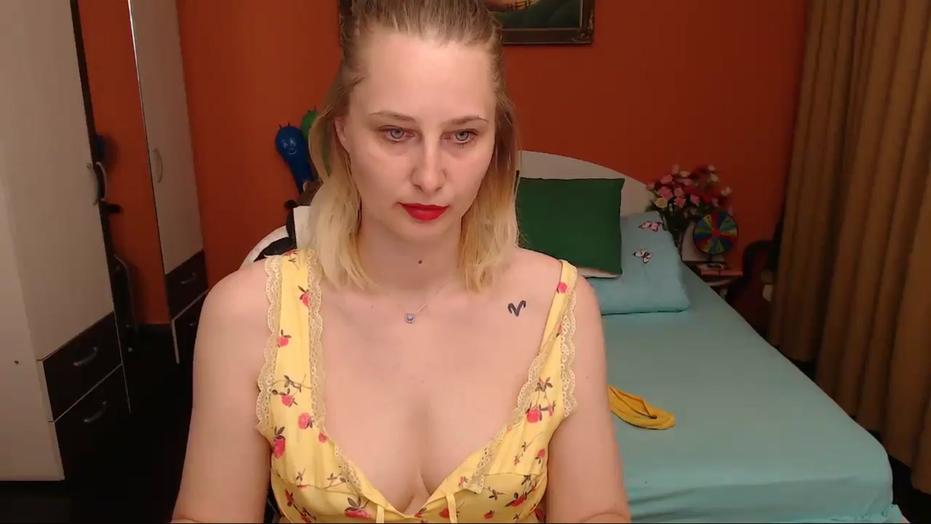 LoveeSunshine video thumbnail