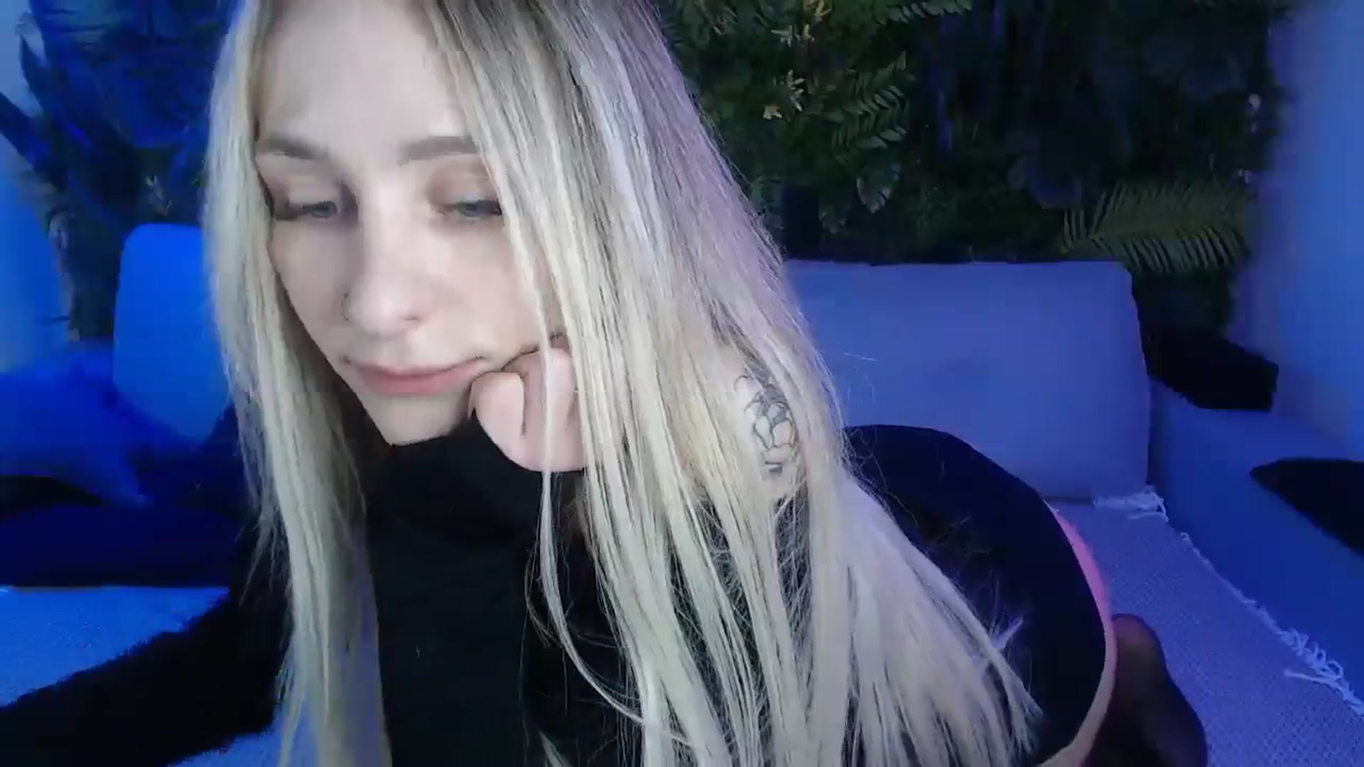 Horny_Blond video thumbnail