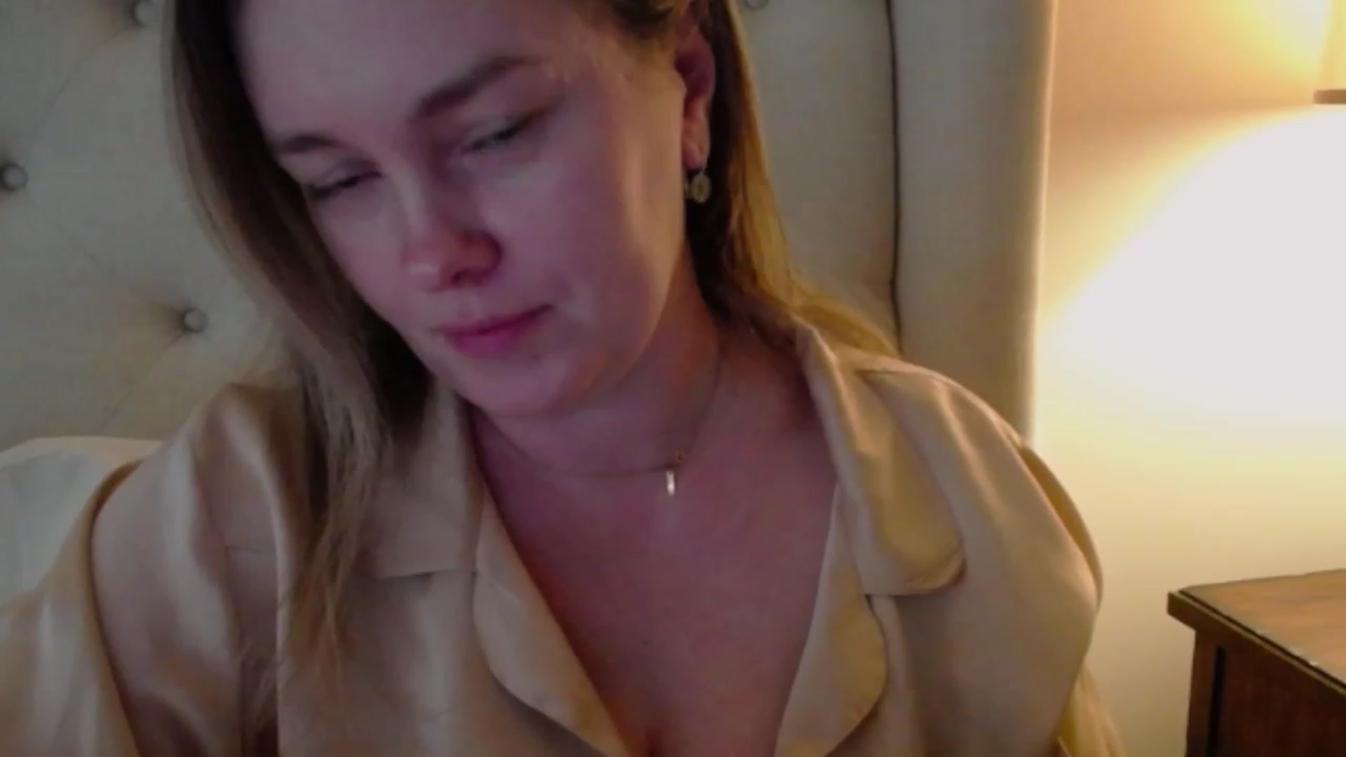 J0llye video thumbnail