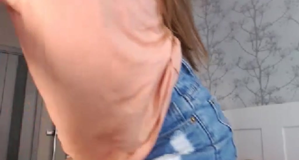 KellyMun video thumbnail