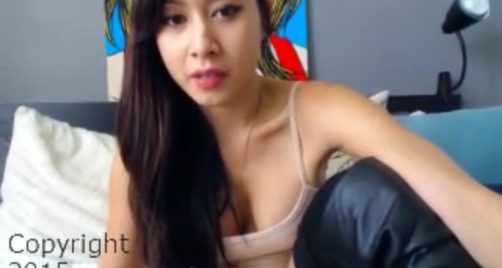 Downloads video thumbnail