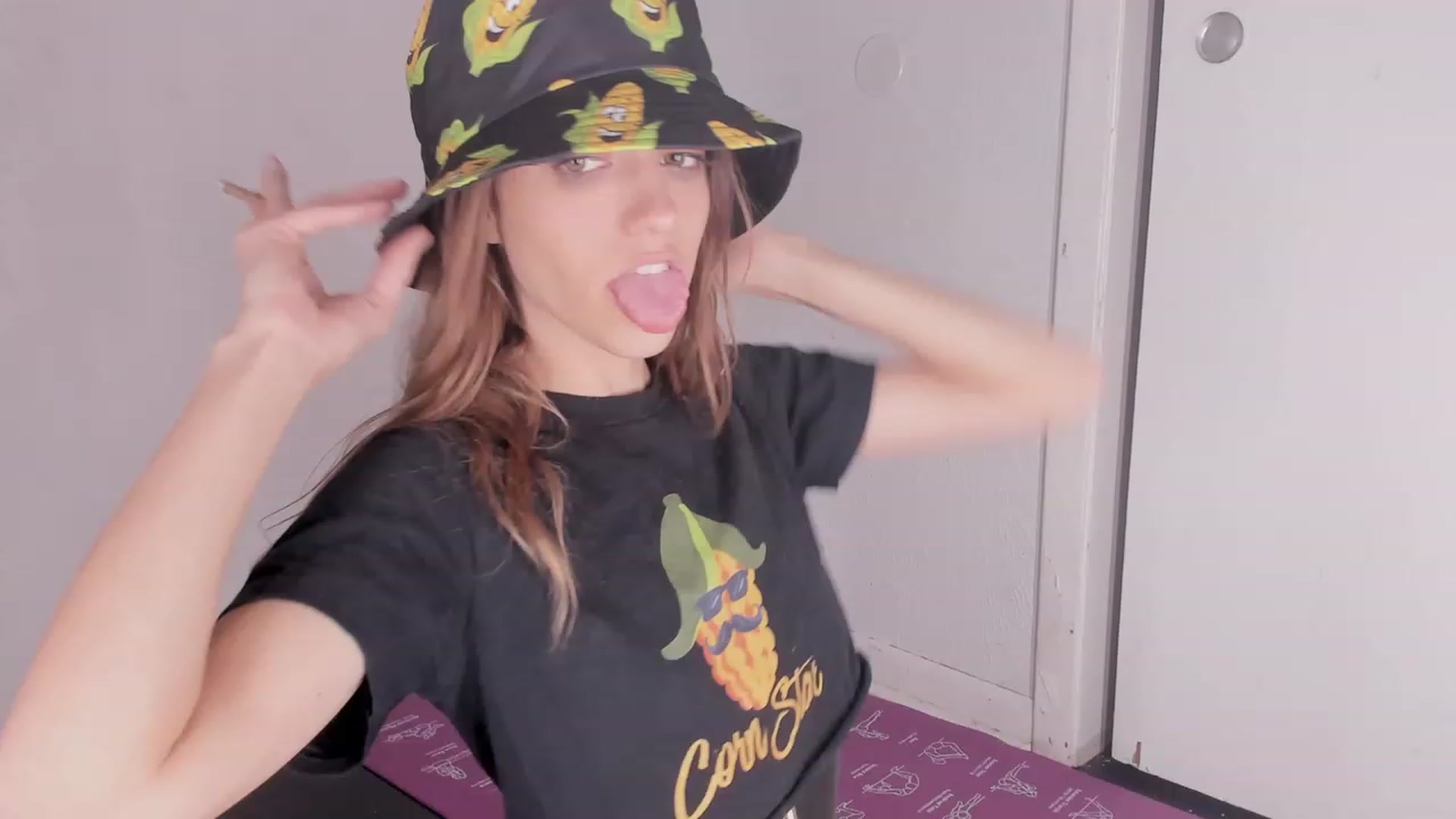 NaomiDee video thumbnail
