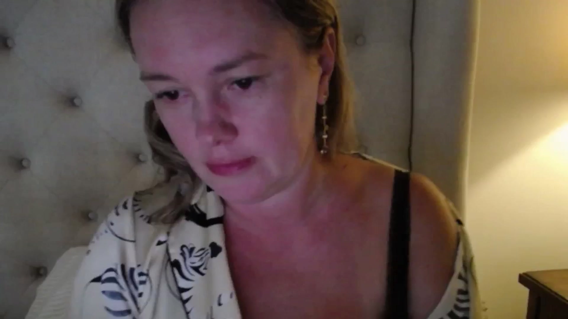 J0llye video thumbnail