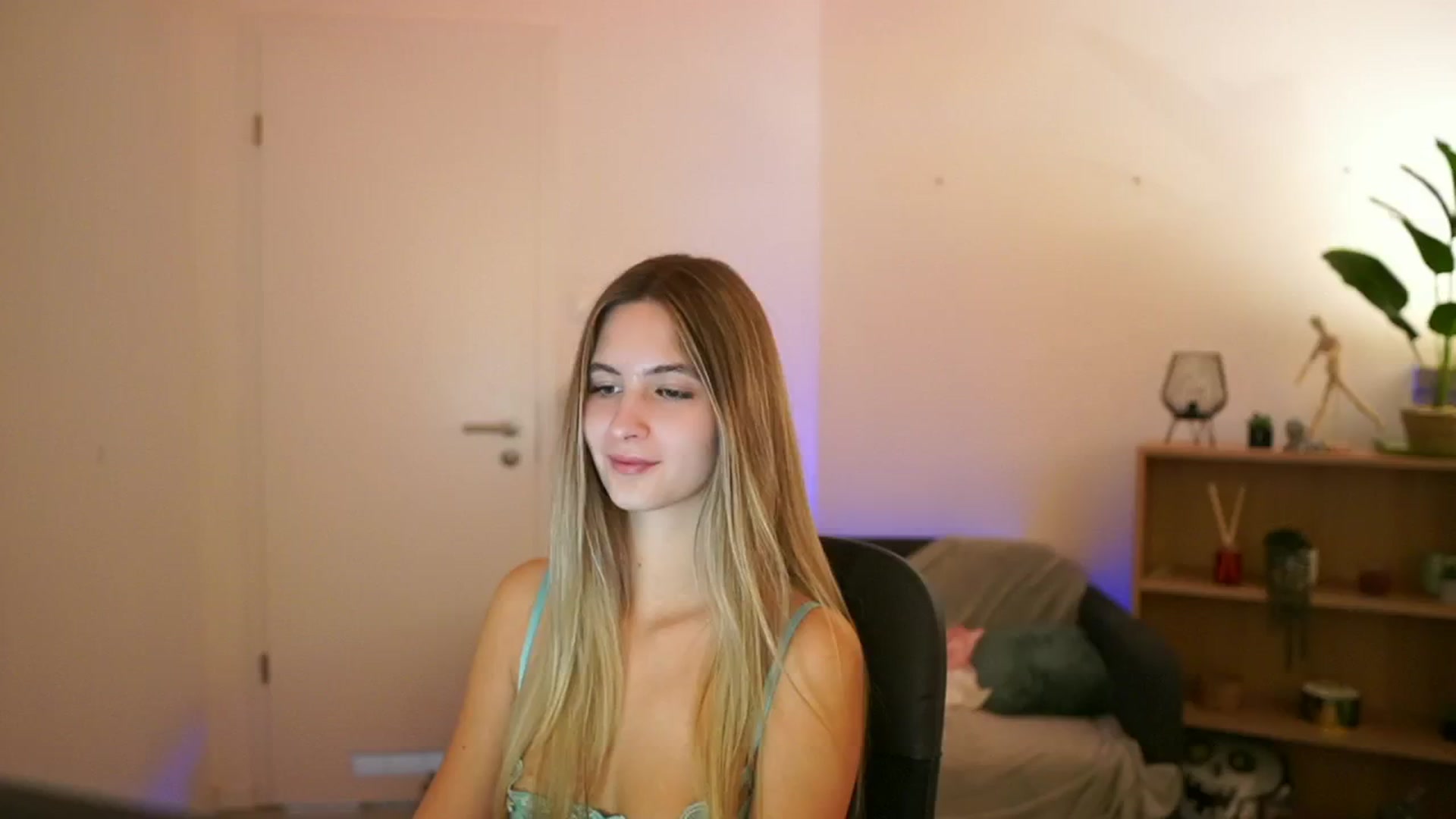 CuteGirl_18 video thumbnail