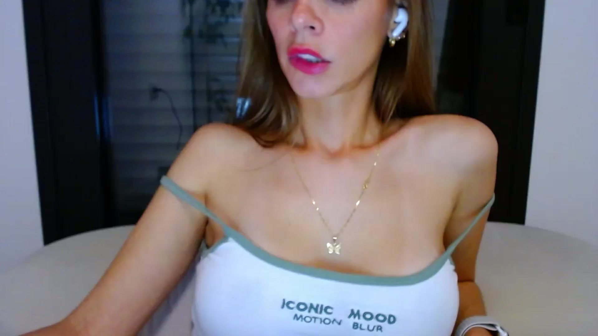 fresagirl video thumbnail