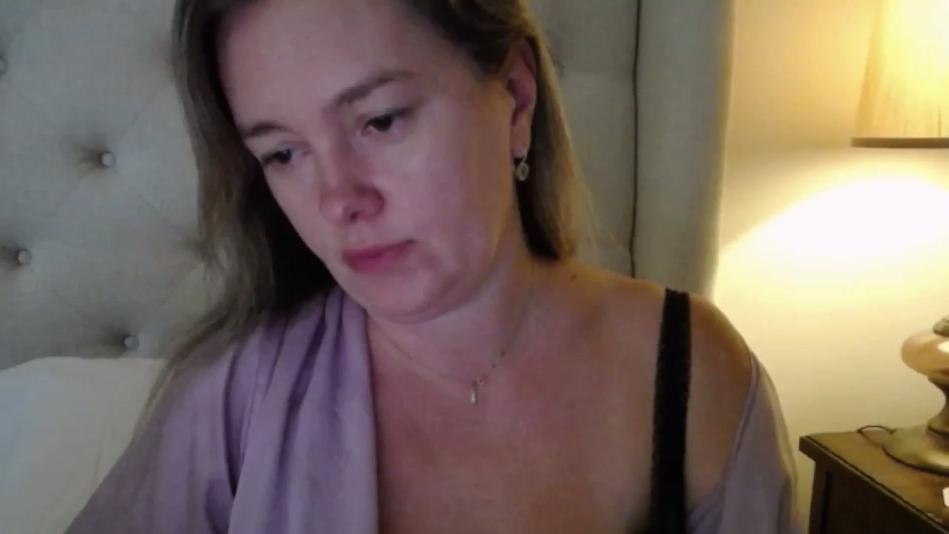 J0llye video thumbnail