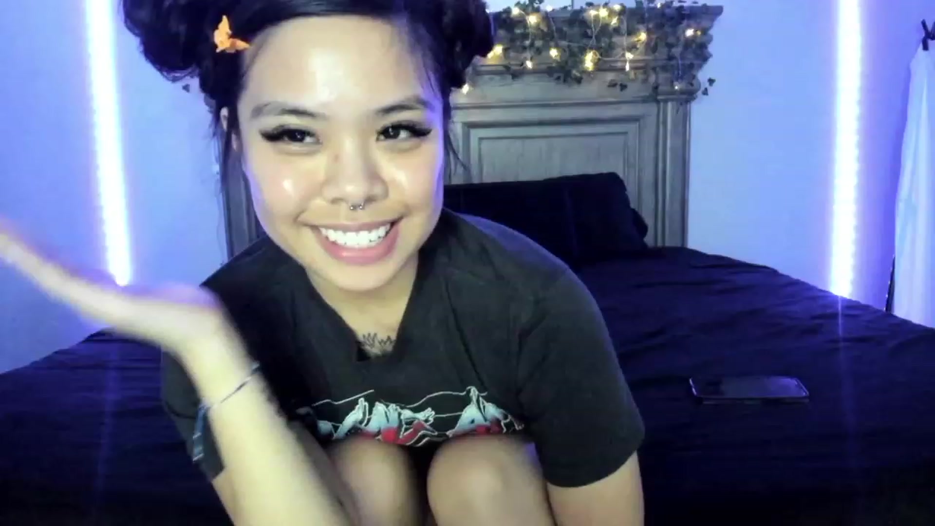 dolllface video thumbnail