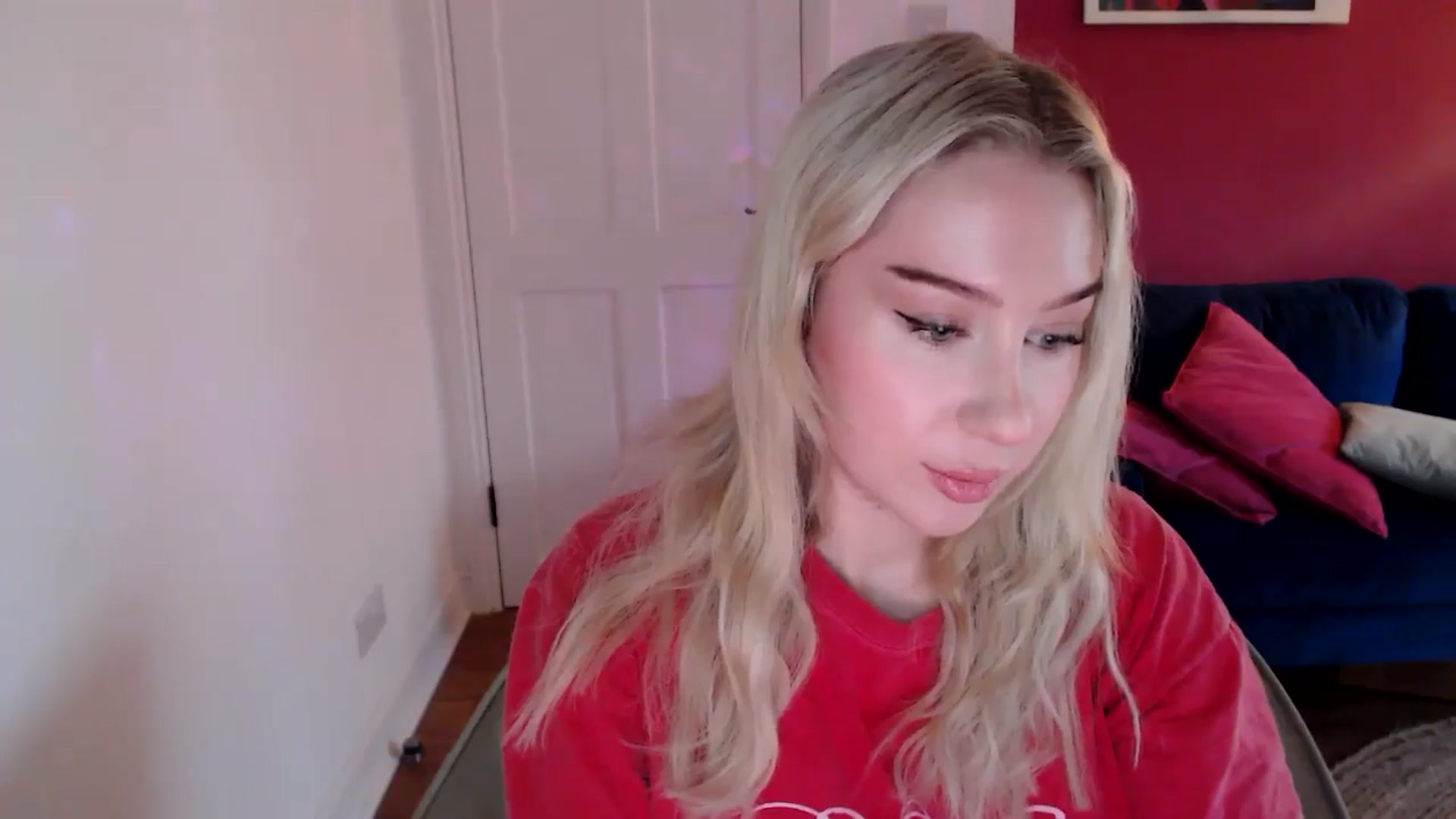 PetiteAvax video thumbnail