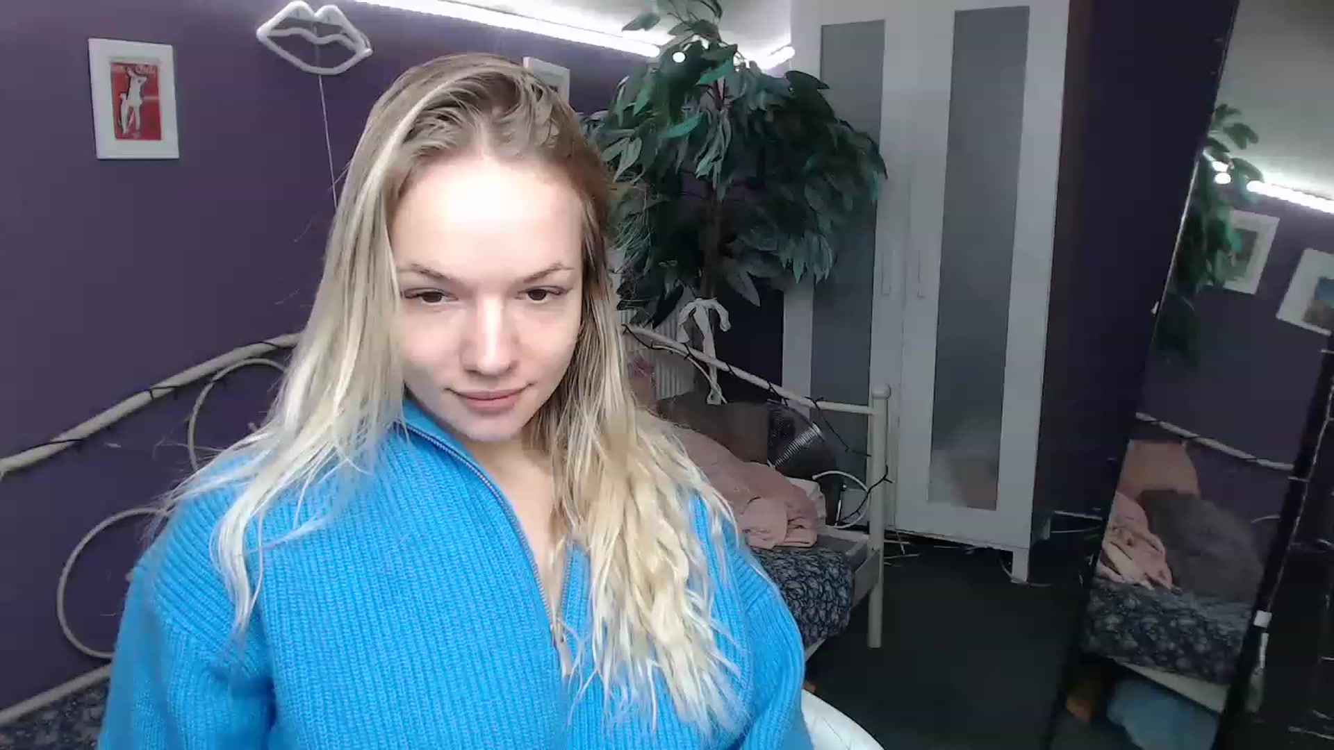 JoanQueen video thumbnail