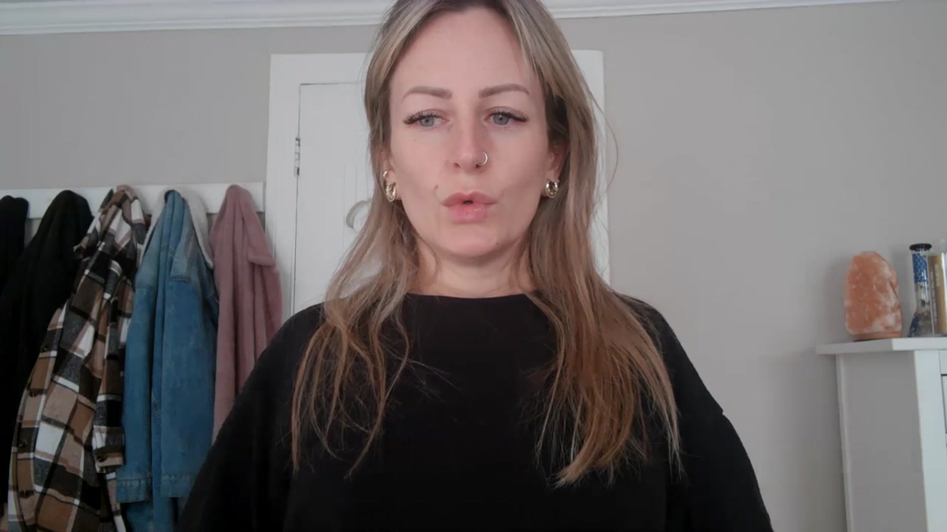 Lena_bee video thumbnail