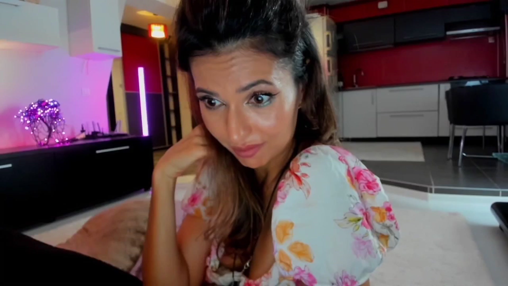 SmileyTinaa video thumbnail