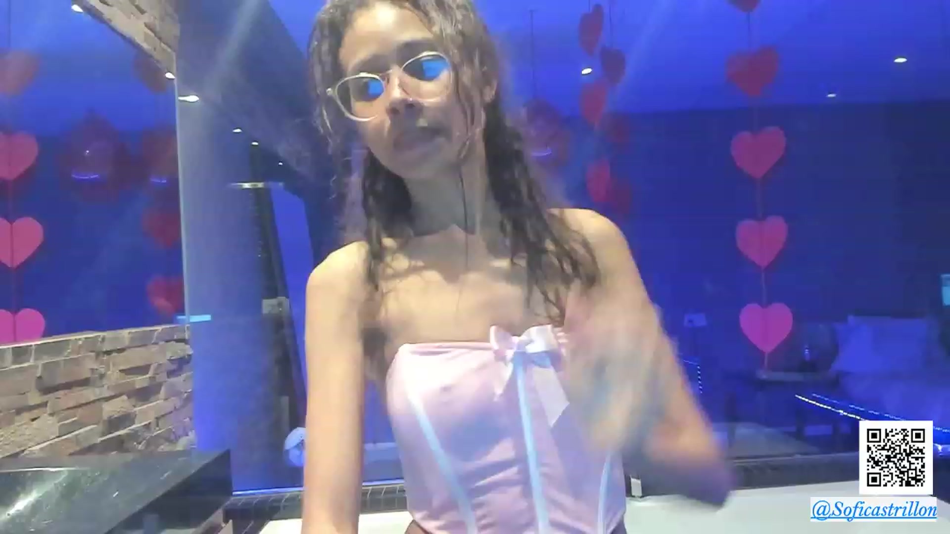 pamela_land video thumbnail