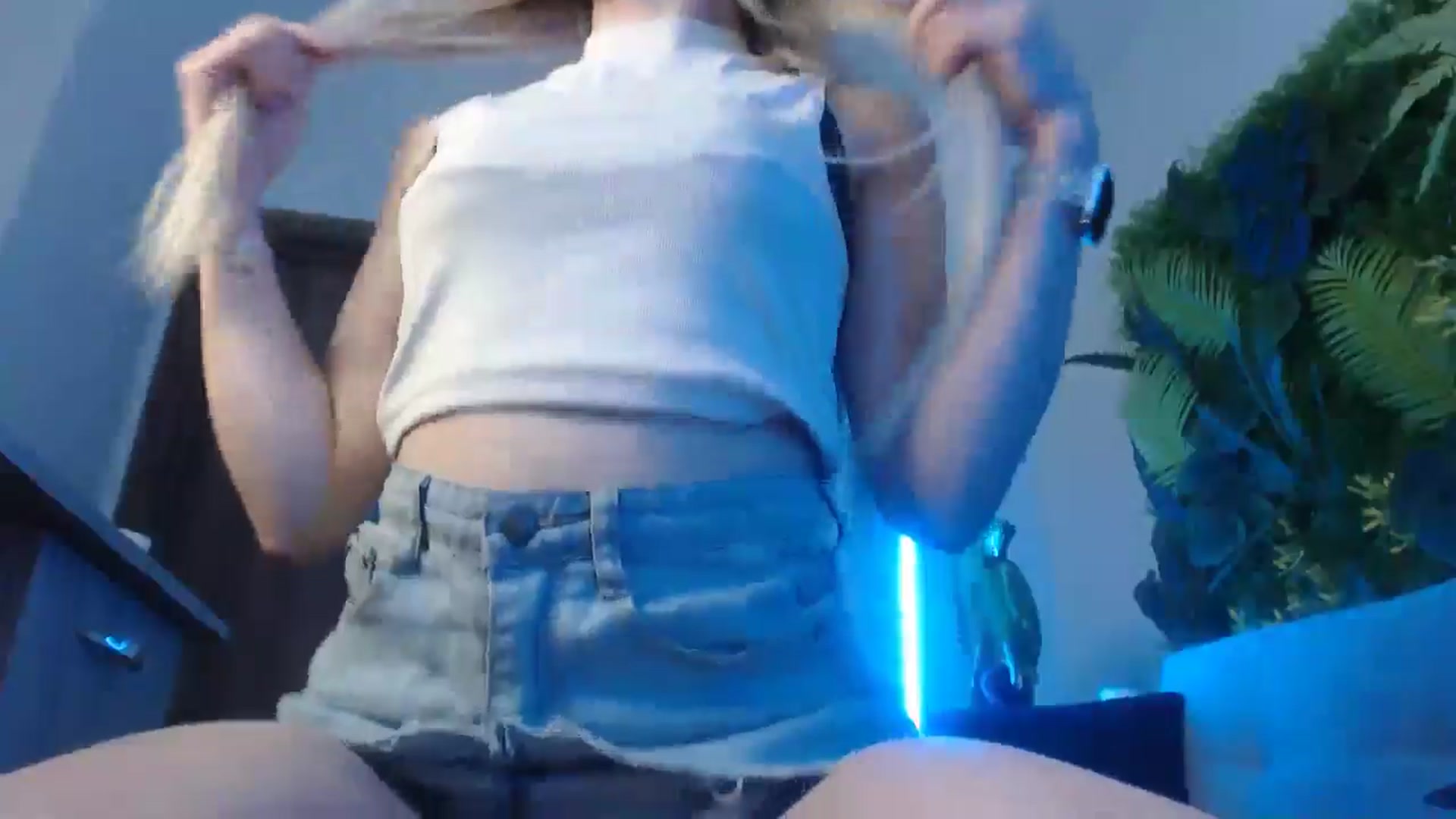 Horny_Blond video thumbnail