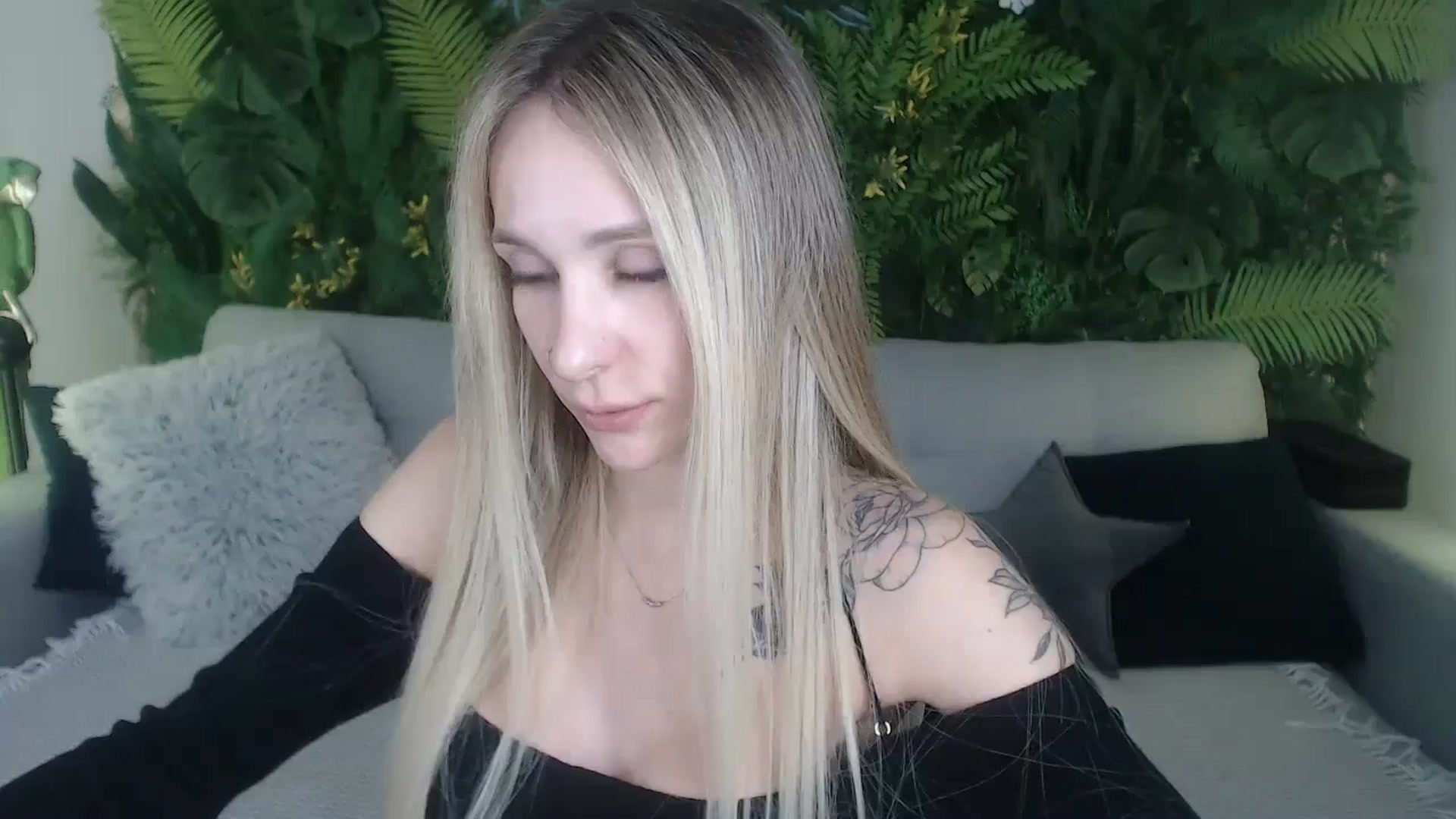 Horny_Blond video thumbnail