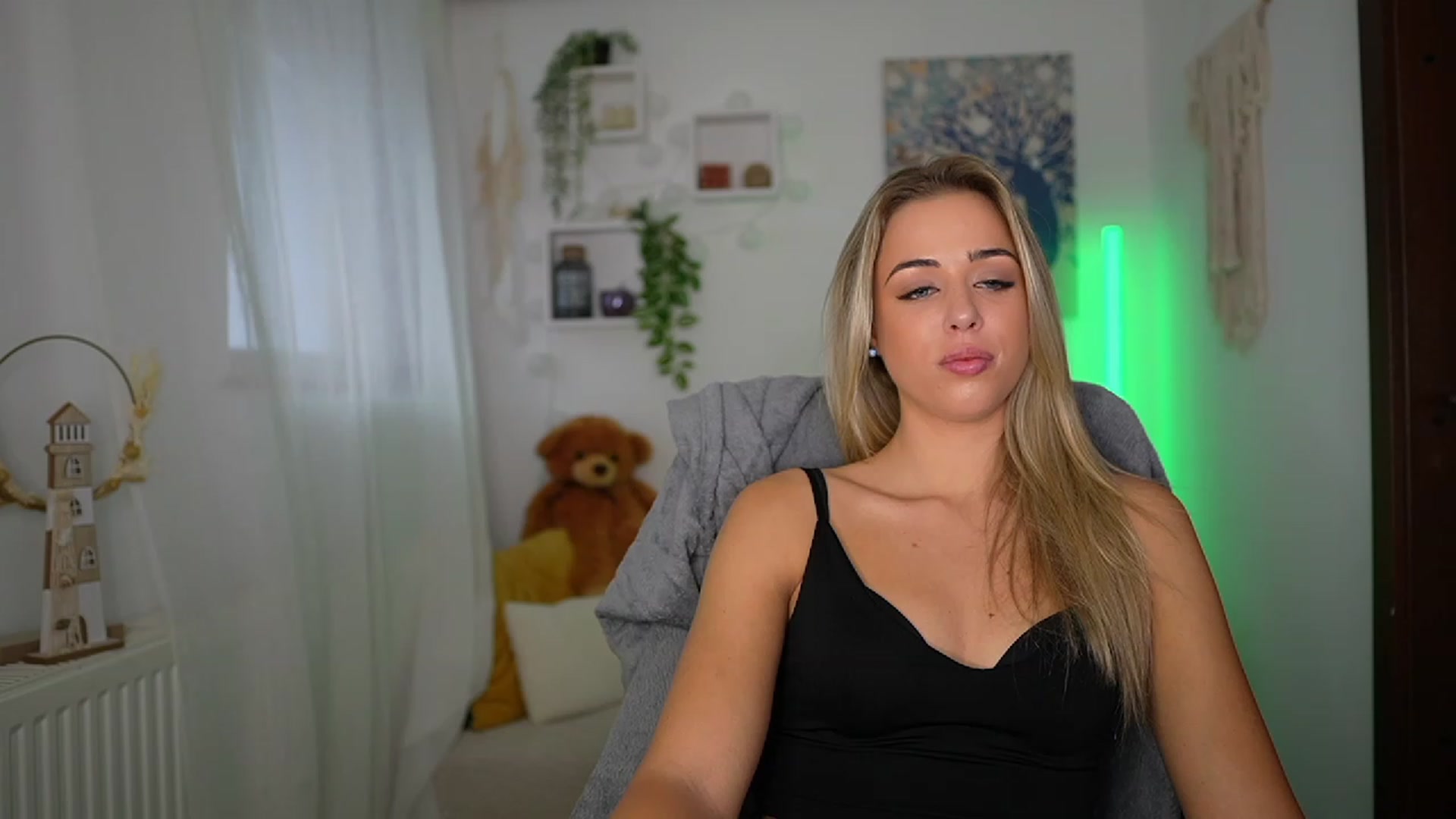 Molly_Grey video thumbnail