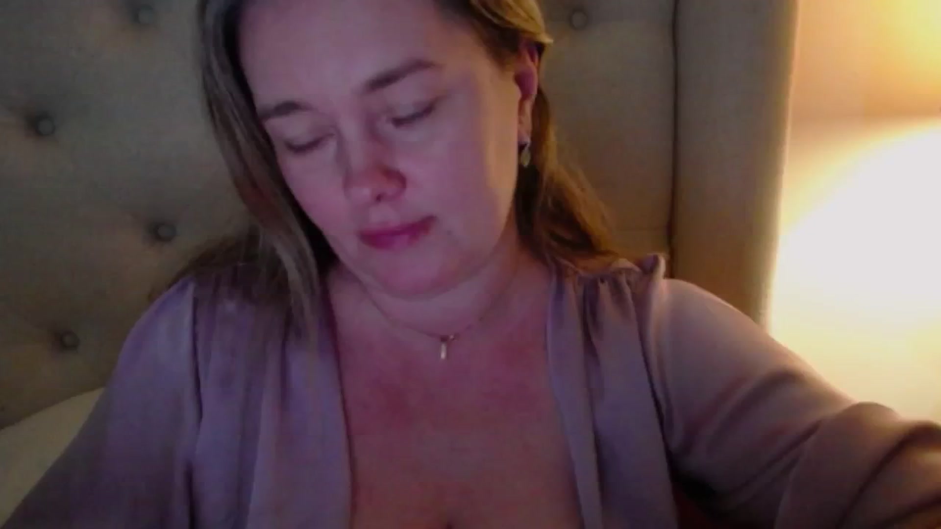 J0llye video thumbnail