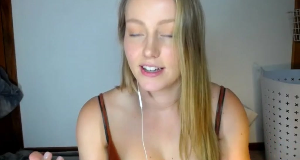 SurferGirlxo video thumbnail
