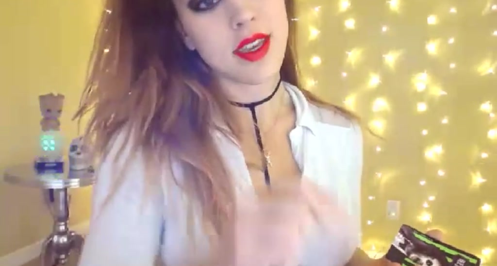 MissMolly video thumbnail