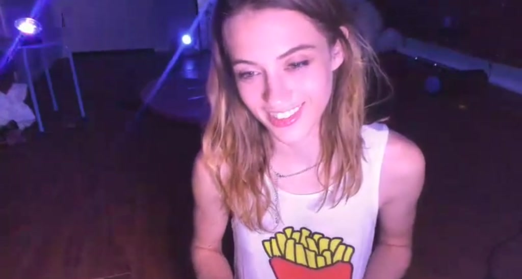 NaomiDee video thumbnail