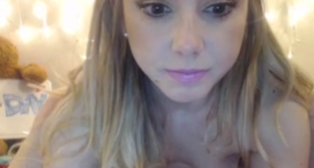 MiniMariah video thumbnail
