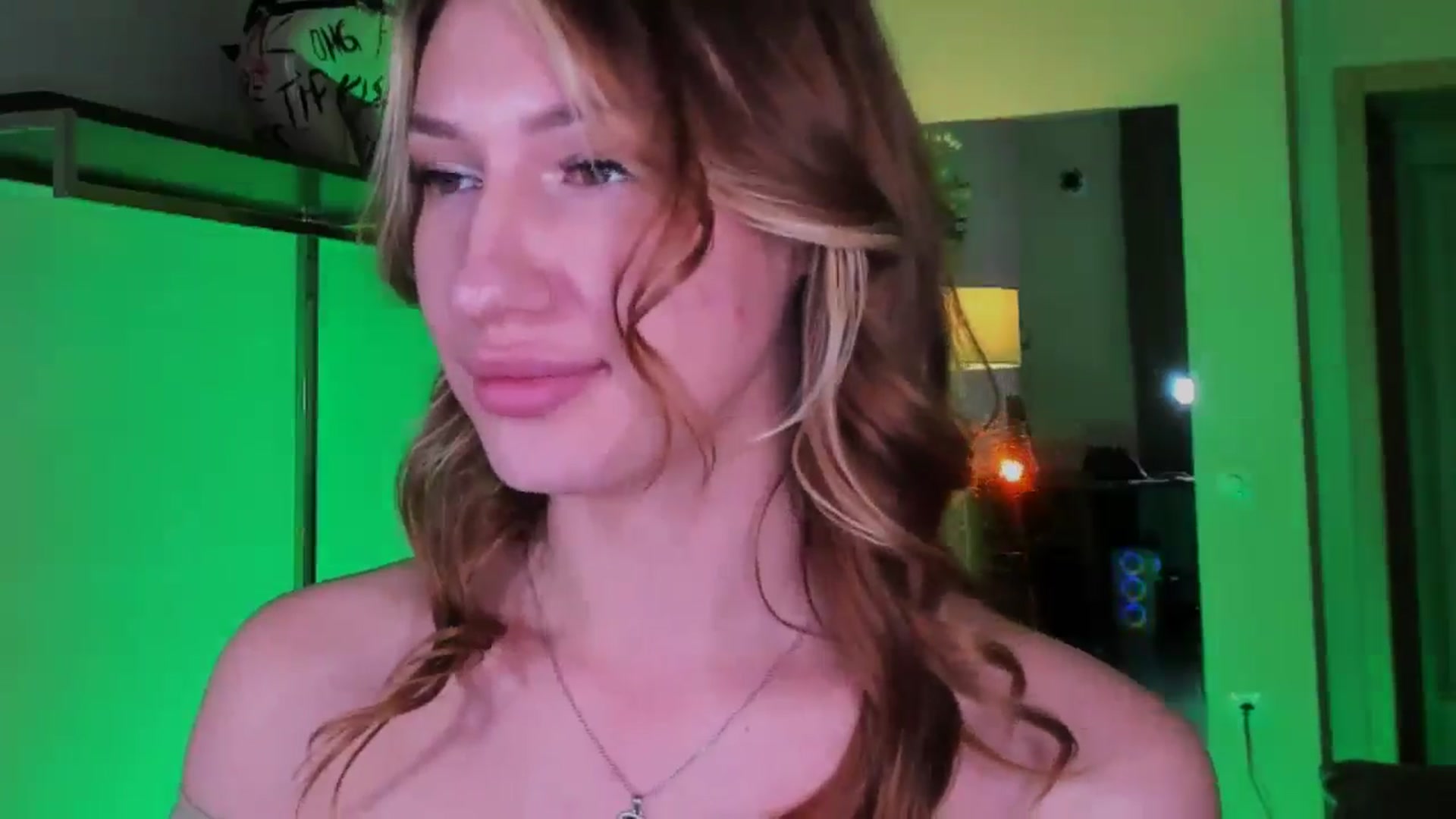 LovelyGin video thumbnail